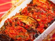 Рецепта Печени патладжани на фурна по италиански с червени чушки (пиперки), домати, чесън и босилек